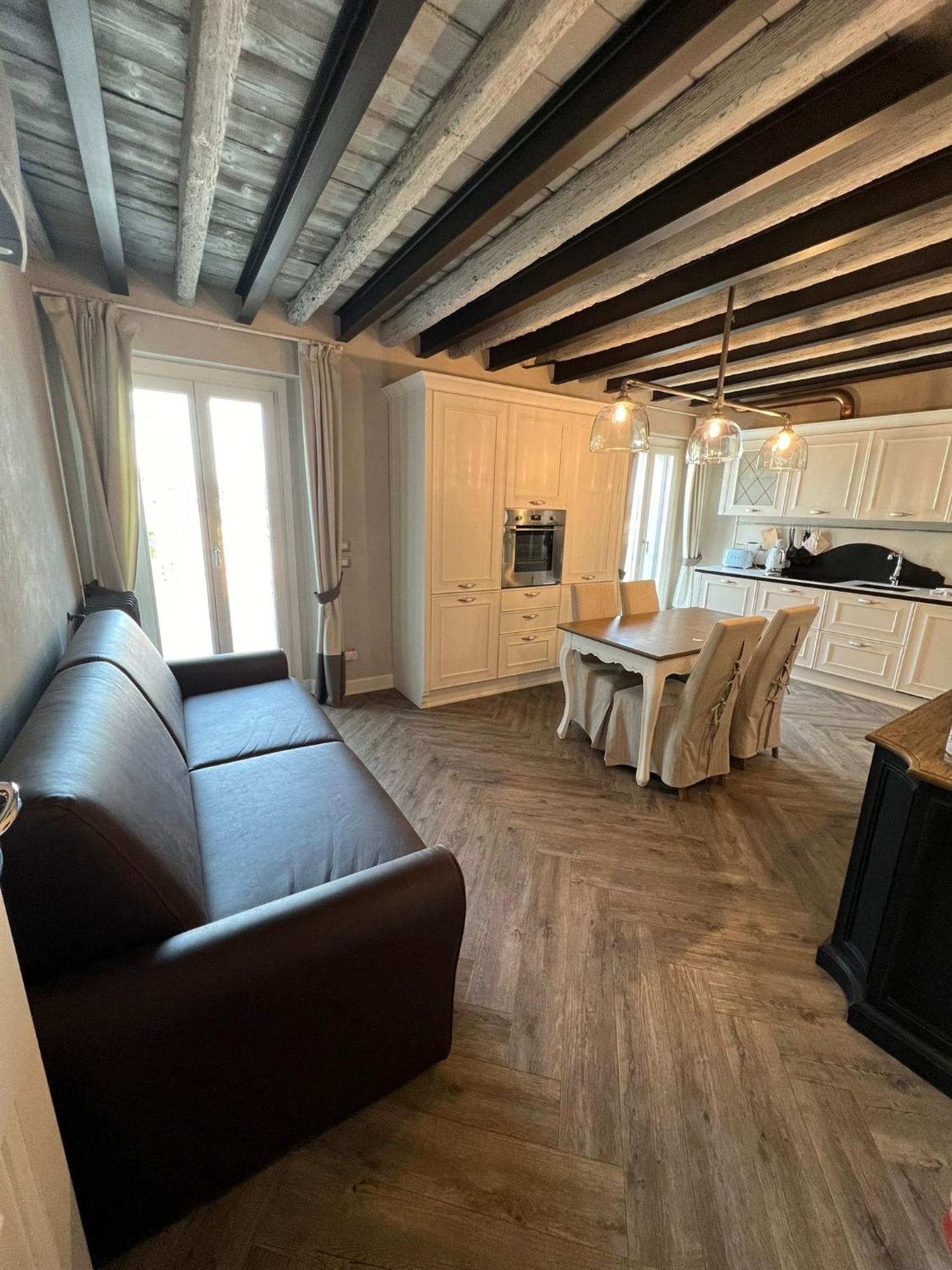 La Vite 2.0 Apartments Дезенцано-дель-Гарда Экстерьер фото