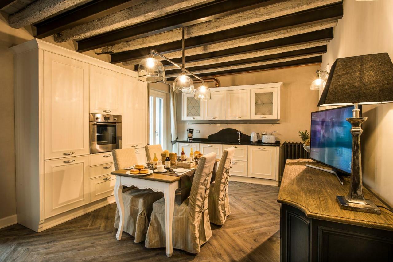 La Vite 2.0 Apartments Дезенцано-дель-Гарда Экстерьер фото